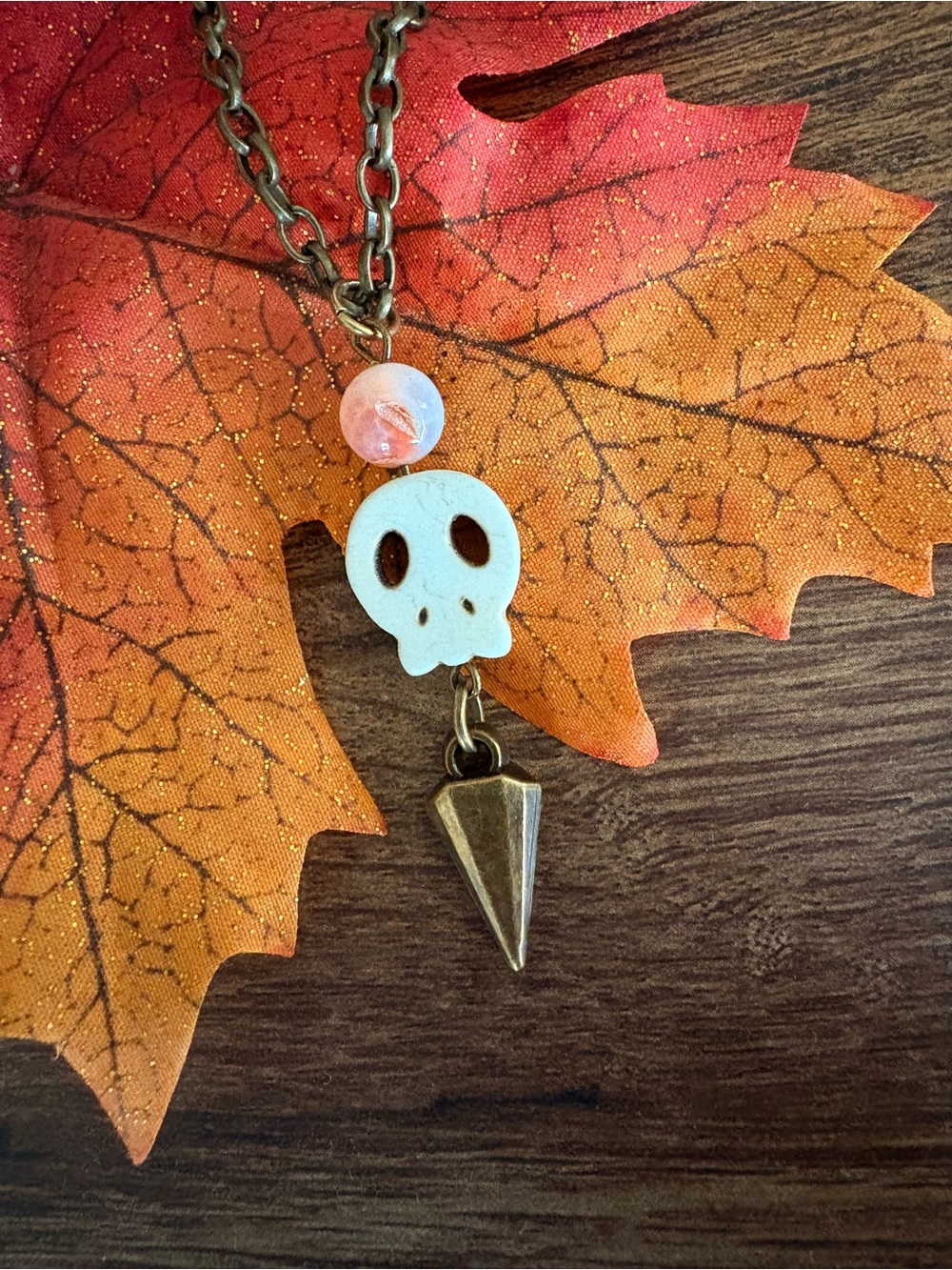 White Howlite Skull Agate Bead Pendant Necklace with Bronze Spike